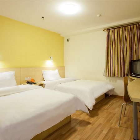 7Days Inn Qingdao Wusi Square Middle Xianggang Road Dış mekan fotoğraf