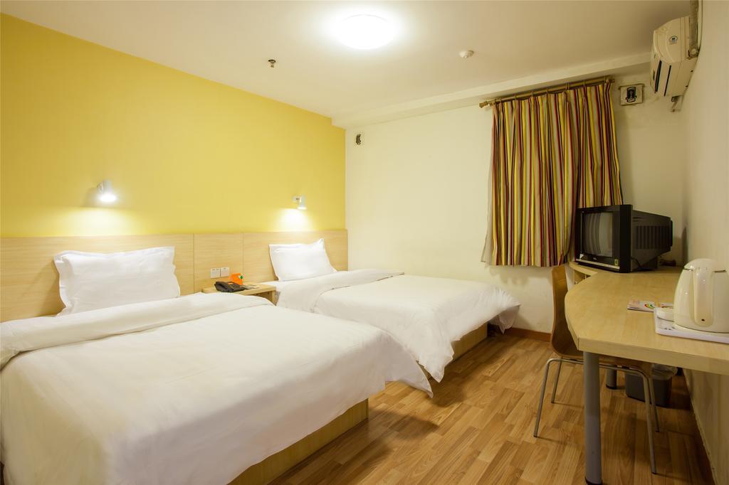 7Days Inn Qingdao Wusi Square Middle Xianggang Road Dış mekan fotoğraf
